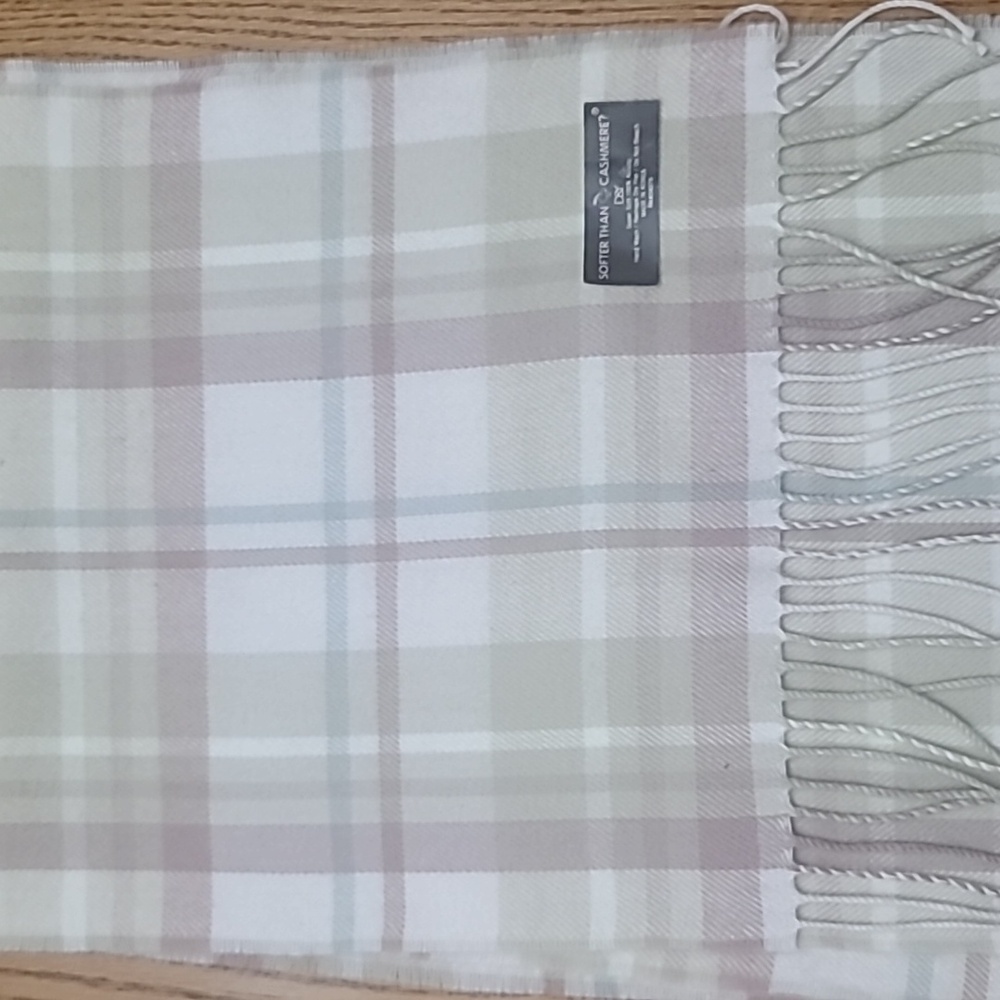 D&Y Softer than Cashmere plaid scarf